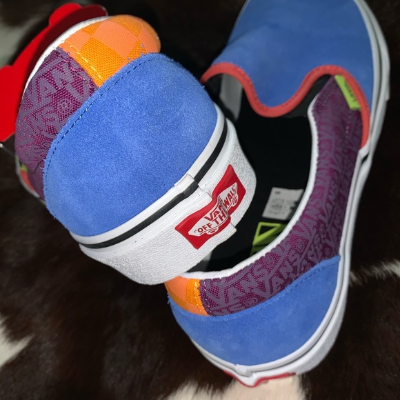 CLASSIC SLIP-ON VANS - Picture 4 of 5